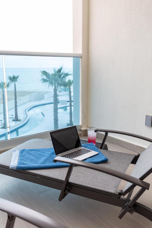 Brand New Contemporary 2 Bd Oceanfront Condo At Encantame Towers Verano E302 Playa Encanto 外观 照片